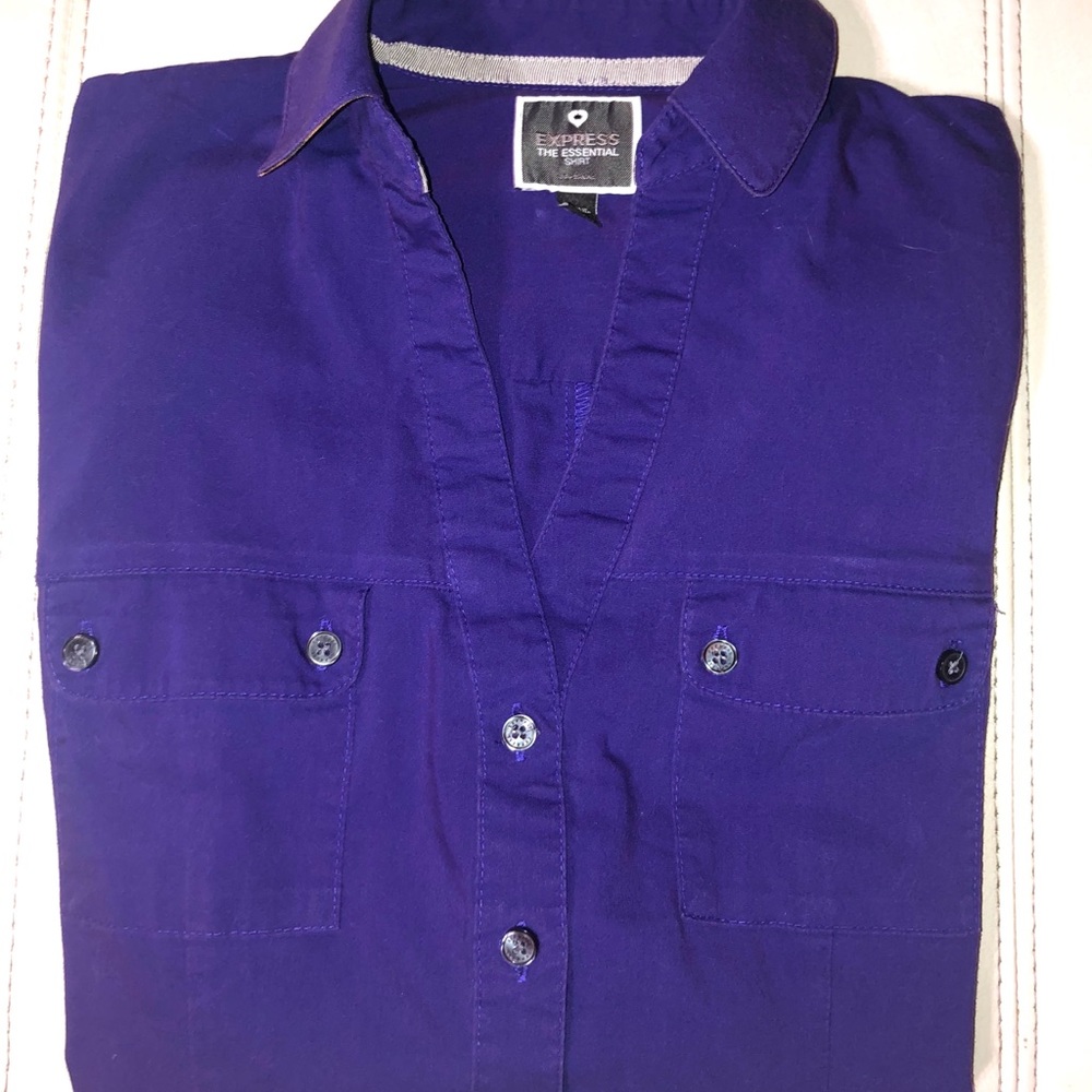 Express Essential Button-Down Blouse - Picture 8 of 9